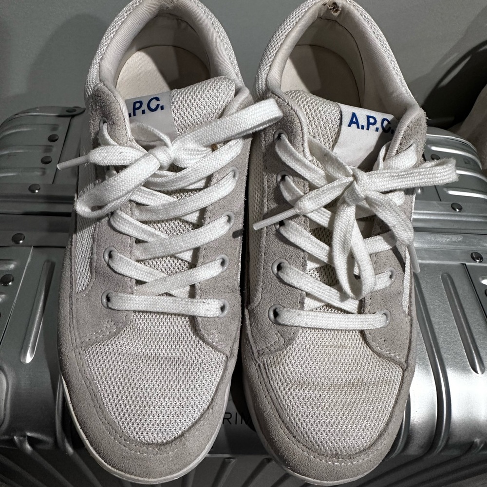 A.P.C. Off-White Casual Sneakers